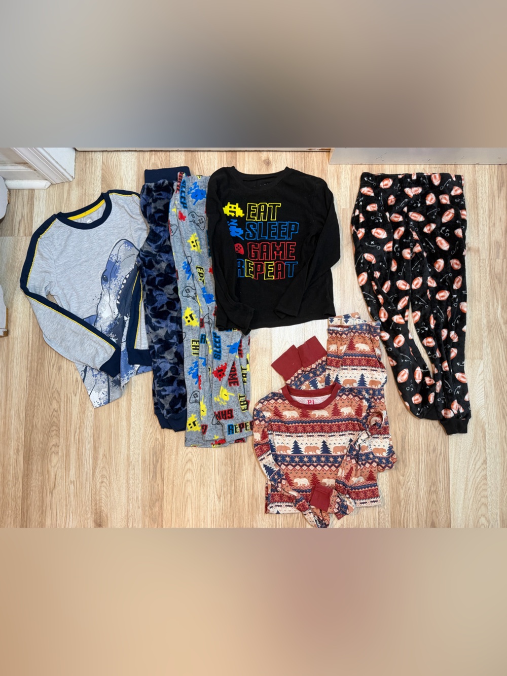 BOYS SIZE 10 PAJAMA LOT – 3 COMPLETE SETS + EXTRA PANTS – 7 PIECES
